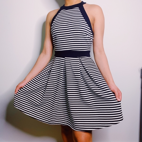 Forever 21 black and white striped dress - Picture 2 of 5